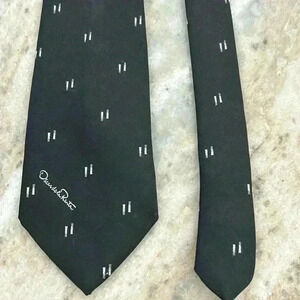 Oscar de la Renta Vintage Tie Beautiful Black with gray rectangular design.